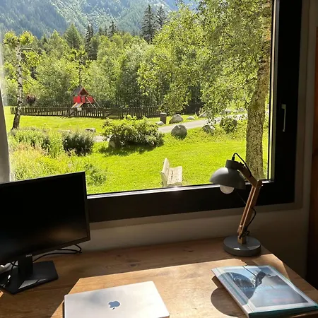 Grand Roc - Ancolies 018 - Happy